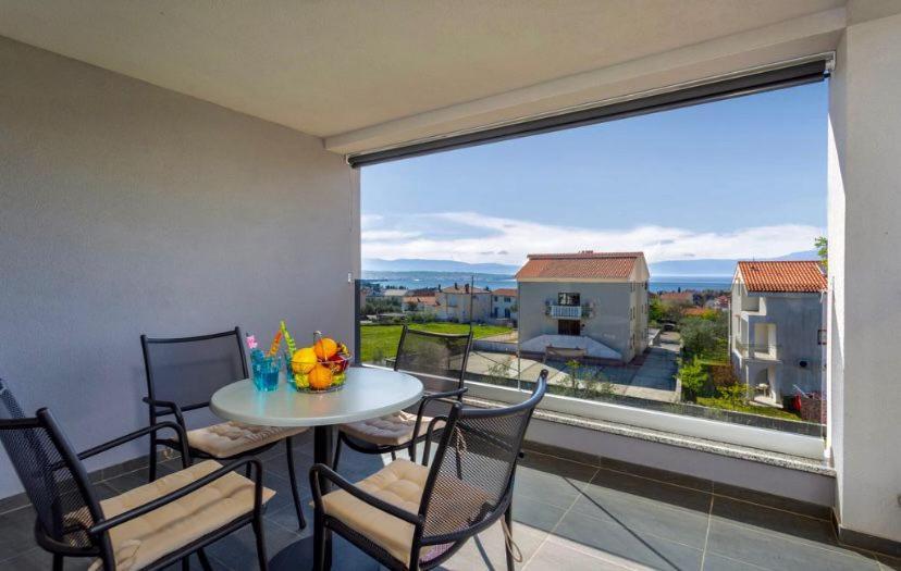Apartmani Grgic On The Adress Branka Fucica 96 Малинска Экстерьер фото