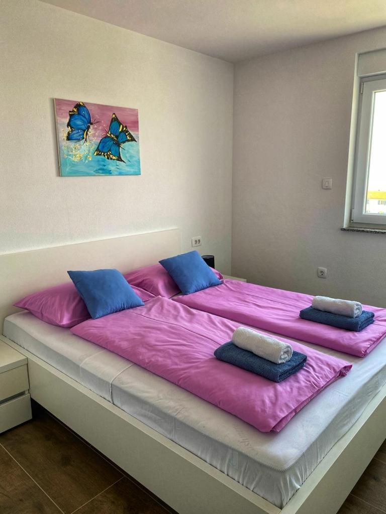 Apartmani Grgic On The Adress Branka Fucica 96 Малинска Экстерьер фото