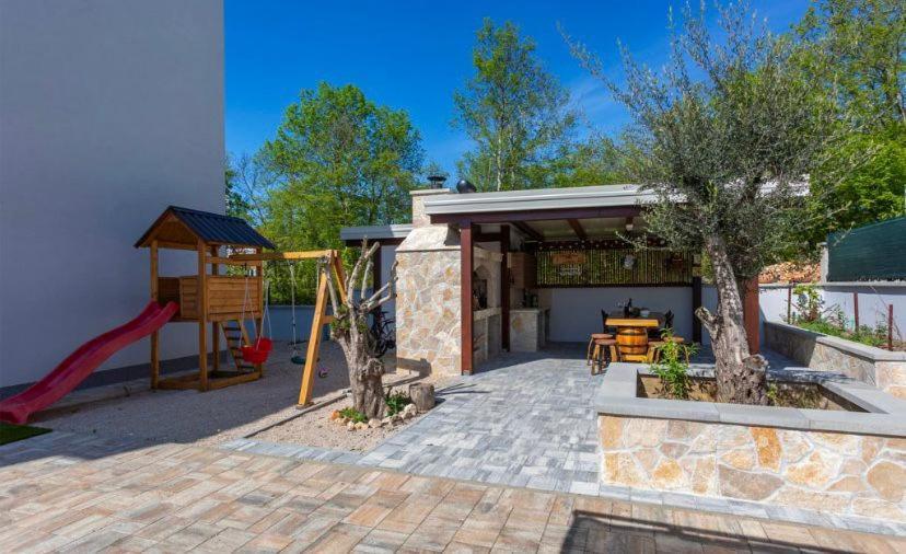 Apartmani Grgic On The Adress Branka Fucica 96 Малинска Экстерьер фото
