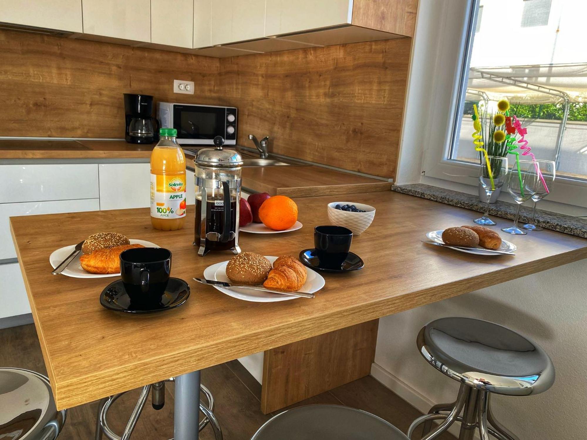 Apartmani Grgic On The Adress Branka Fucica 96 Малинска Экстерьер фото