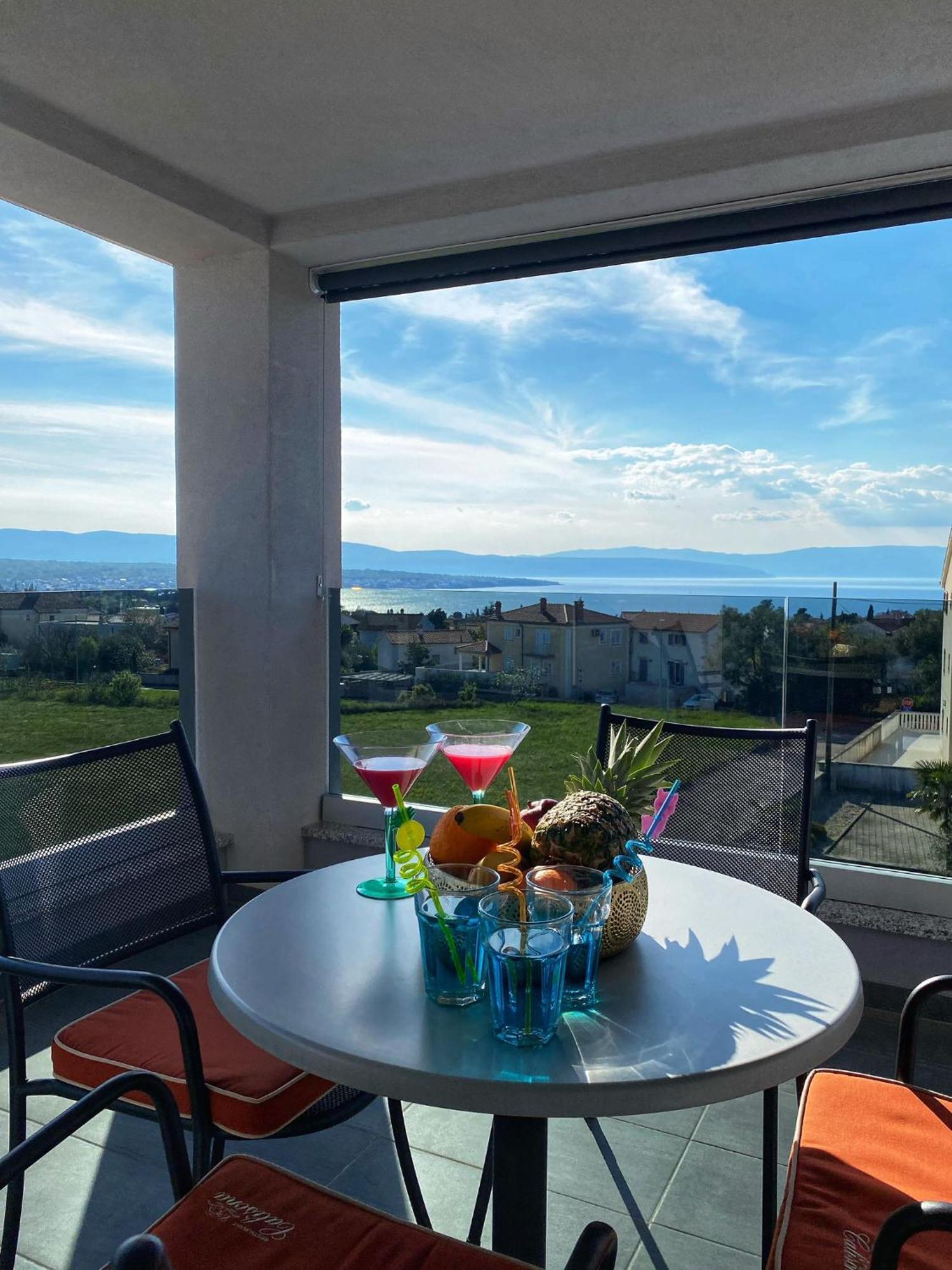 Apartmani Grgic On The Adress Branka Fucica 96 Малинска Экстерьер фото